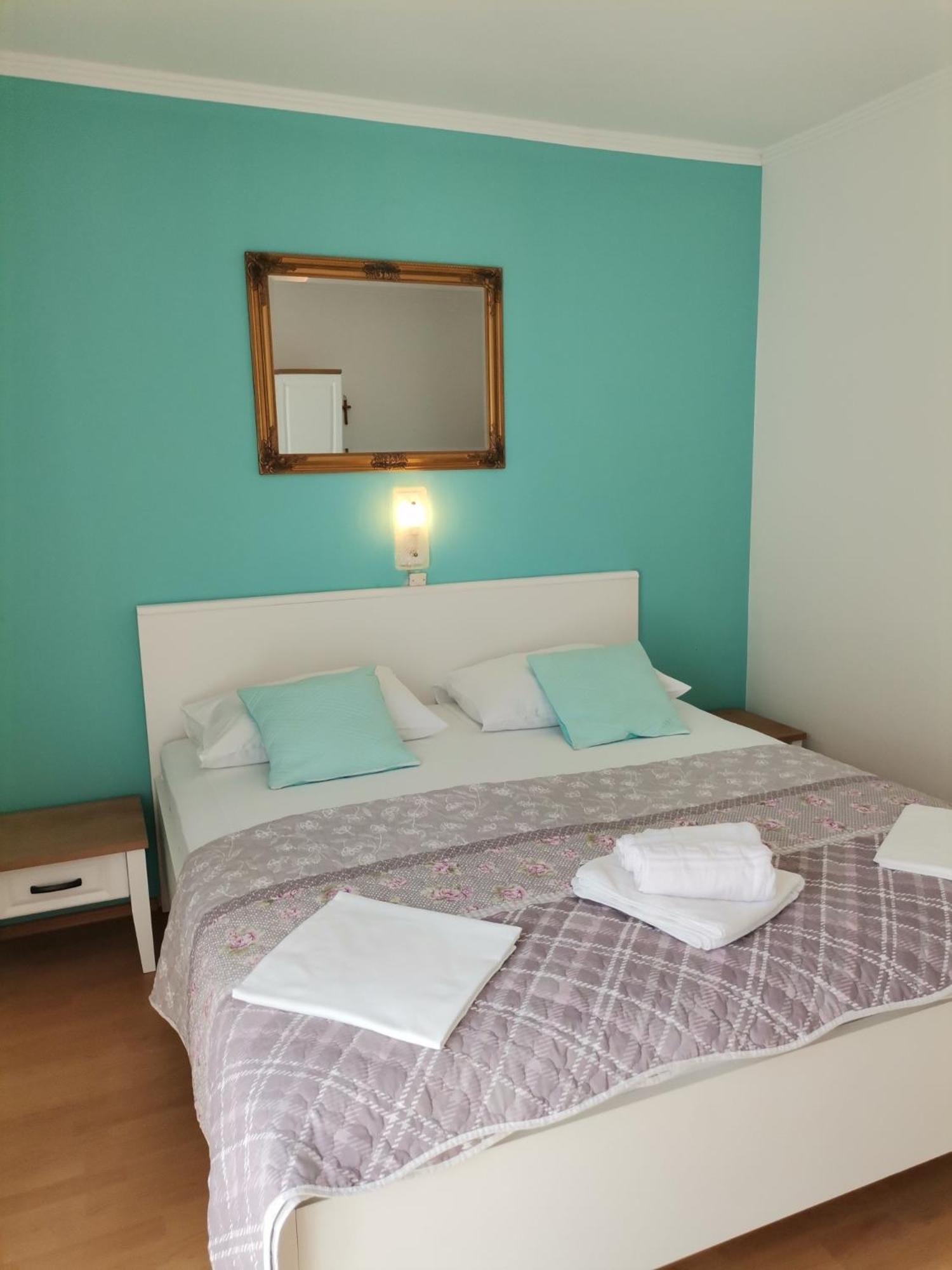 Family Friendly Apartments With A Swimming Pool Supetarska Draga - Donja, Rab - 2019 Room photo